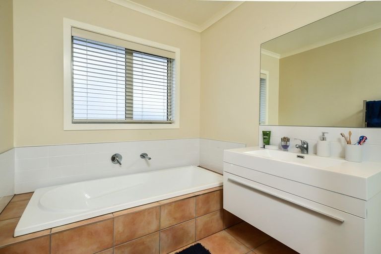 Photo of property in 6 Oolong Court, Huntington, Hamilton, 3210