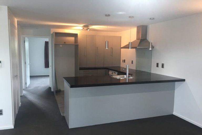 Photo of property in 10/16 Hutcheson Street, Sydenham, Christchurch, 8023