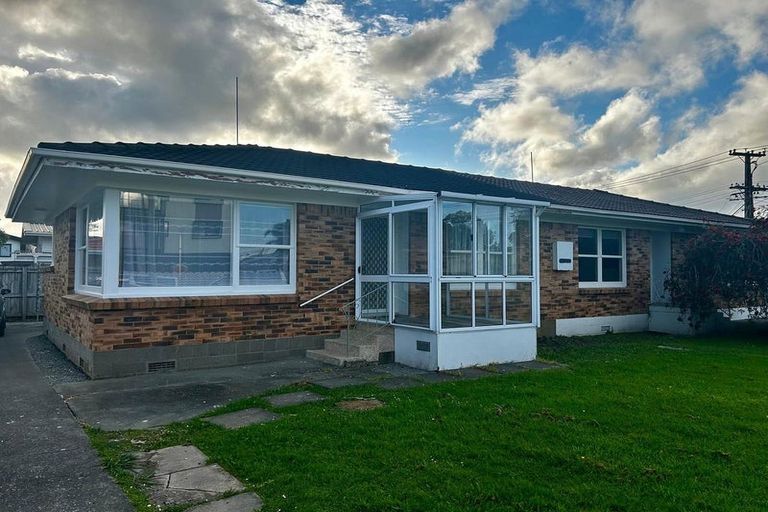 Photo of property in 1/32 Dale Crescent, Pakuranga, Auckland, 2010