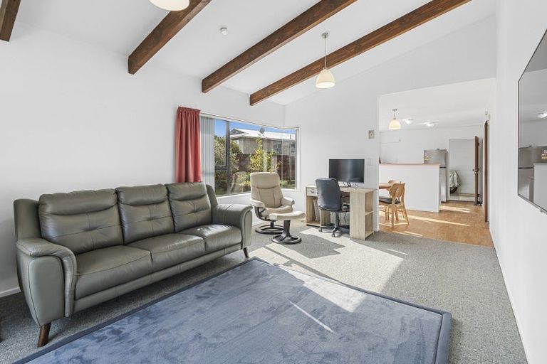 Photo of property in 2/38 Waimea Street, Westown, New Plymouth, 4310