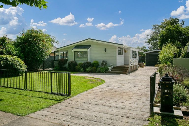 Photo of property in 109 Hall Street, Cambridge, 3434