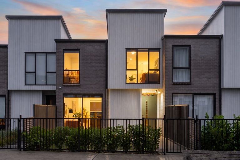 Photo of property in 6 Tokitoki Way, Kenepuru, Porirua, 5022