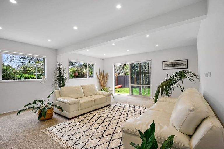 Photo of property in 16 Whitby Crescent, Mairangi Bay, Auckland, 0630