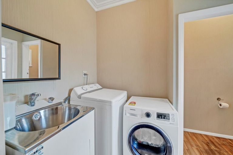 Photo of property in 4 Goodson Place, Hawera, 4610