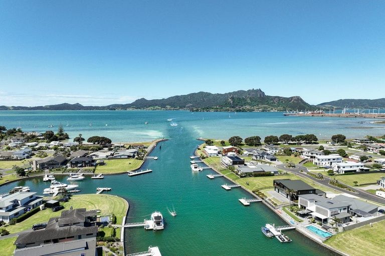 Photo of property in 27 Maturiki Drive, One Tree Point, 0118