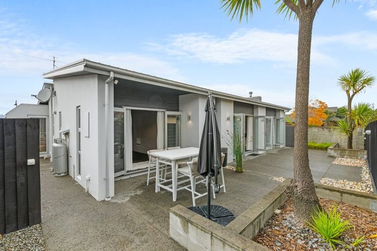 Photo of property in 16 Eaglesome Avenue, Aidanfield, Christchurch, 8025