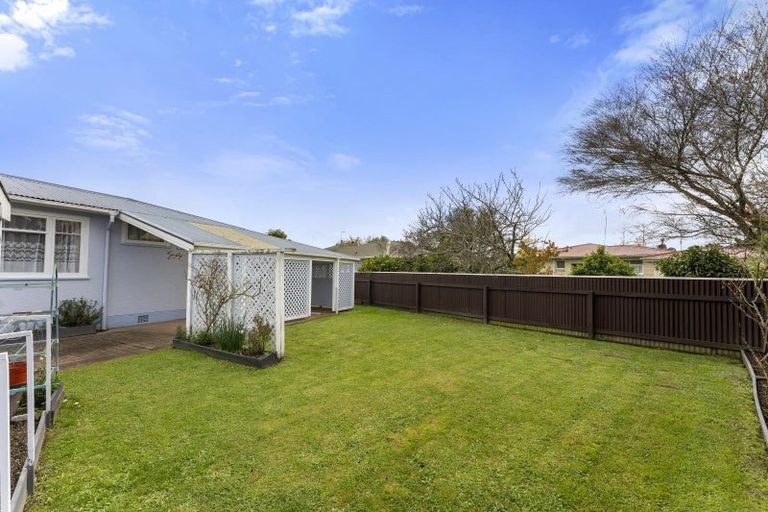 Photo of property in 8 Anglesey Place, Awapuni, Palmerston North, 4412