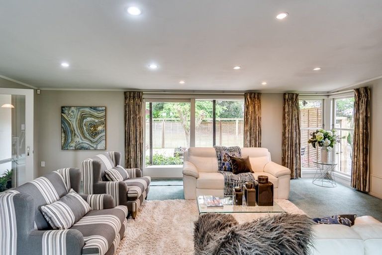 Photo of property in 16 Saint Georges Road, Karamu, Hastings, 4172