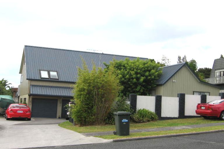 Photo of property in 172 Stapleford Crescent, Browns Bay, Auckland, 0630