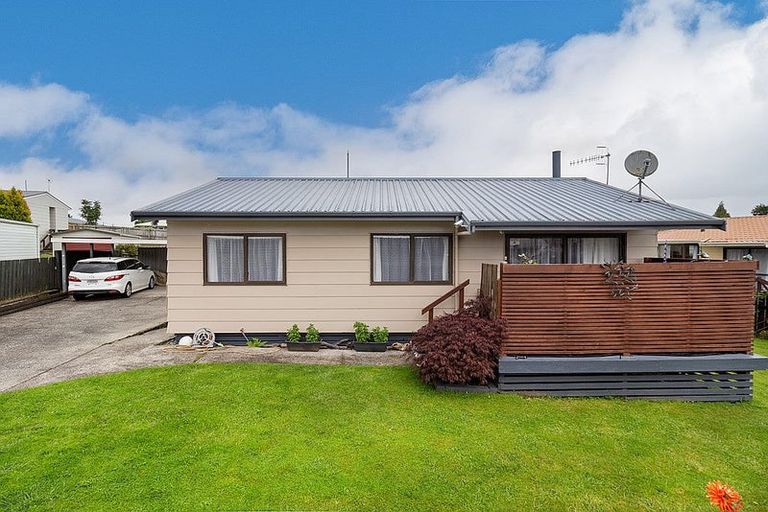 Photo of property in 3b Jet Place, Pukehangi, Rotorua, 3015