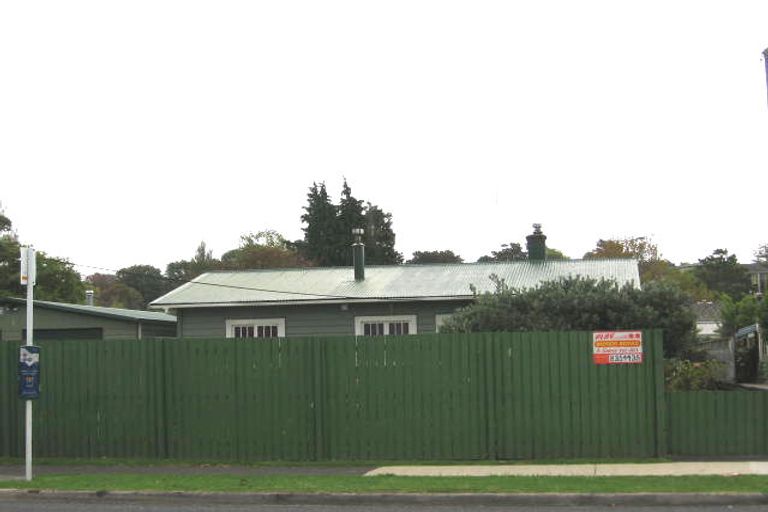 Photo of property in 95 Glendale Road, Glen Eden, Auckland, 0602
