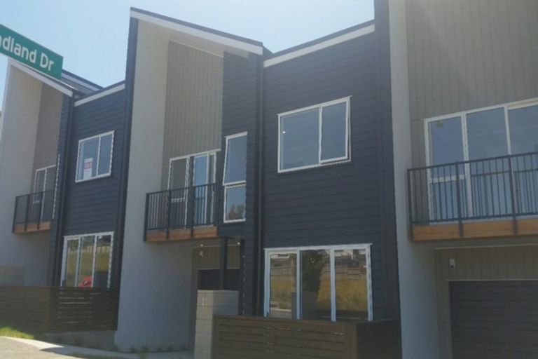 Photo of property in 2b Makura Road, Long Bay, Auckland, 0630