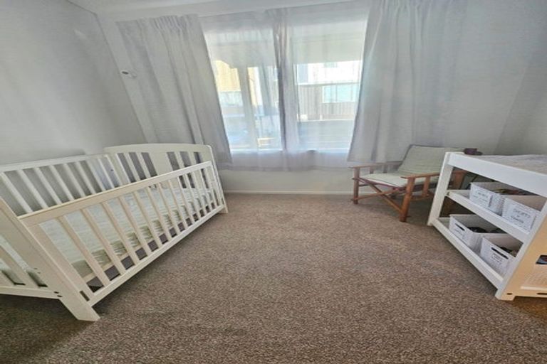 Photo of property in 4 Ceramic Lane, New Lynn, Auckland, 0600