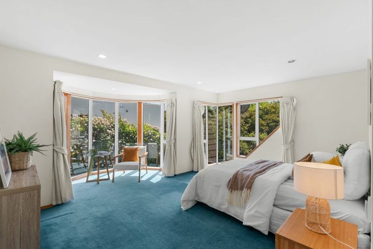 Photo of property in 11 Brockhall Lane, Avonhead, Christchurch, 8042