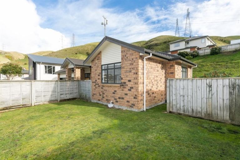 Photo of property in 73 Amesbury Drive, Churton Park, Wellington, 6037