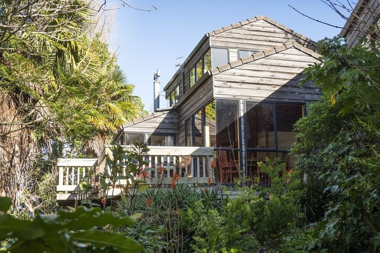 Photo of property in 102 College Place, Poike, Tauranga, 3112