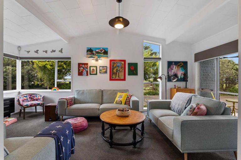 Photo of property in 15d Saint Ives Grove, Whalers Gate, New Plymouth, 4310