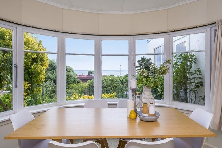 Photo of property in 134 Seaview Road, Paraparaumu Beach, Paraparaumu, 5032