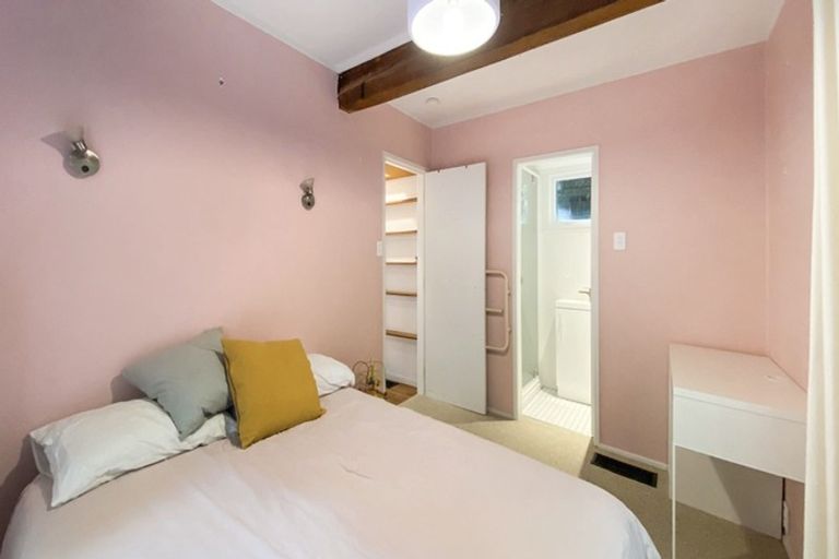 Photo of property in 221 Titirangi Road, Titirangi, Auckland, 0604