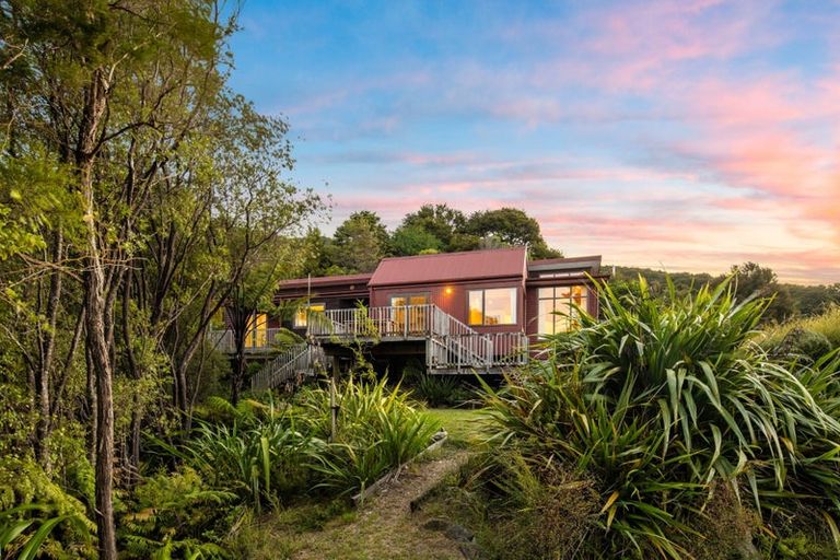 Photo of property in 542 Moetapu Bay Road, Moetapu Bay, Picton, 7282