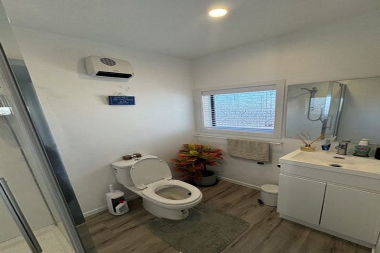 Photo of property in 2a Vivian Street, Burwood, Christchurch, 8083