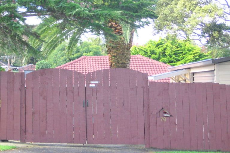 Photo of property in 70 View Road, Henderson, Auckland, 0612