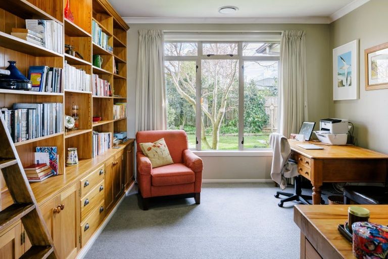 Photo of property in 61 Bowen Street, Cambridge, 3434