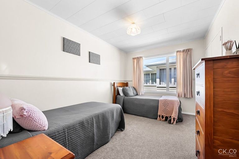 Photo of property in 71 Holdsworth Avenue, Trentham, Upper Hutt, 5018