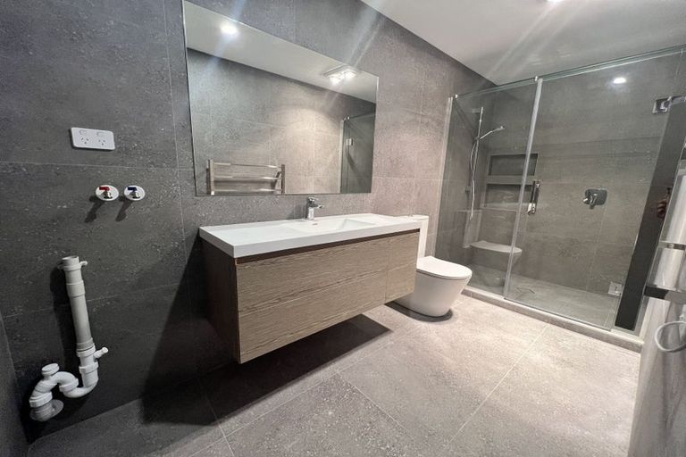 Photo of property in 8 Hooten Place, Oteha, Auckland, 0632