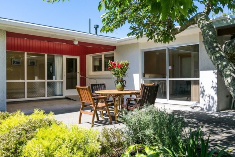 Photo of property in 1 Shortland Place, Havelock North, 4130