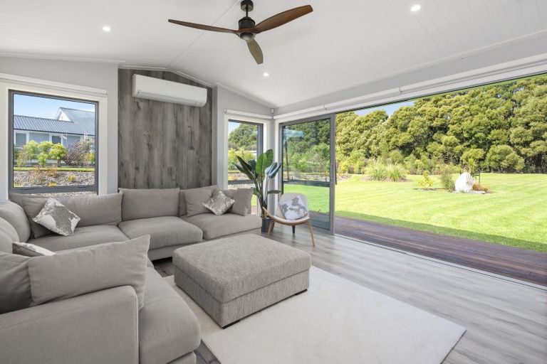 Photo of property in 20 Lancewood Way, Kinloch, Taupo, 3377