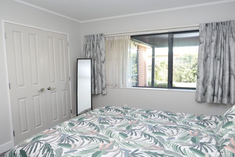 Photo of property in 68 Guildford Drive, Paraparaumu, 5032