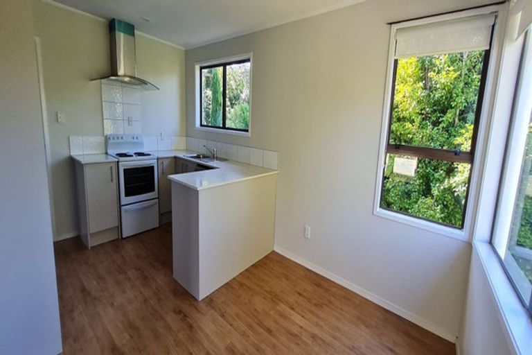 Photo of property in 11 Topliss Drive, Northcross, Auckland, 0632