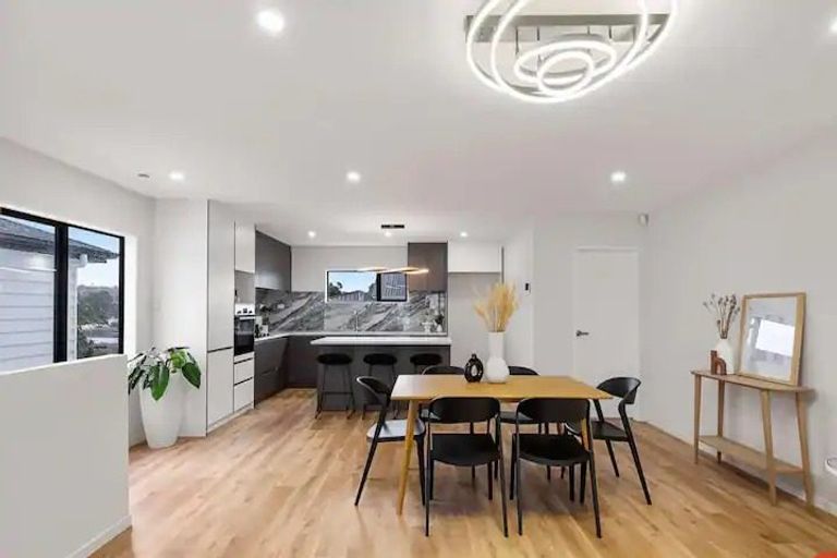 Photo of property in 166b Rathgar Road, Henderson, Auckland, 0610