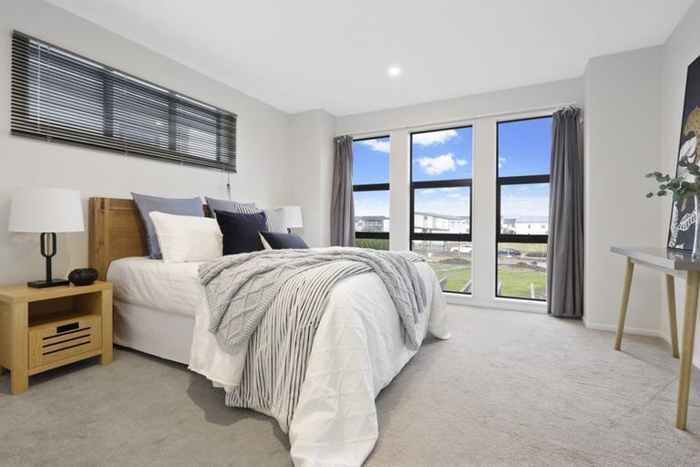 Photo of property in 3 Irving Place, Hobsonville, Auckland, 0616