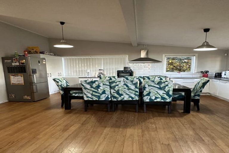 Photo of property in 6 Minton Place, Manurewa, Auckland, 2102