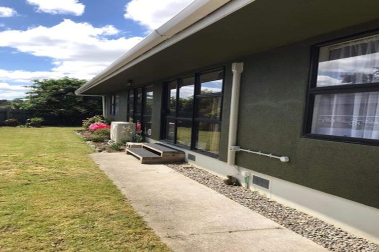 Photo of property in 8a Busby Place, Awapuni, Palmerston North, 4412