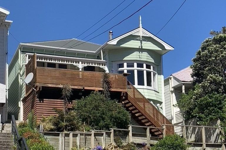 Photo of property in 17 Emerson Street, Berhampore, Wellington, 6023