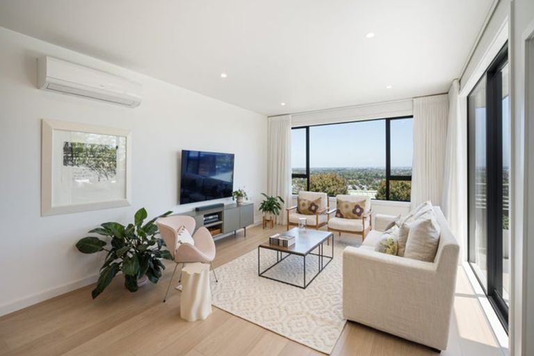 Photo of property in 1/28 Huntsbury Avenue, Huntsbury, Christchurch, 8022