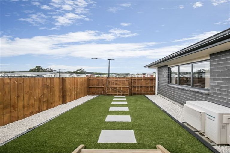 Photo of property in 1 Totara Meadows Court, Wiri, Auckland, 2104