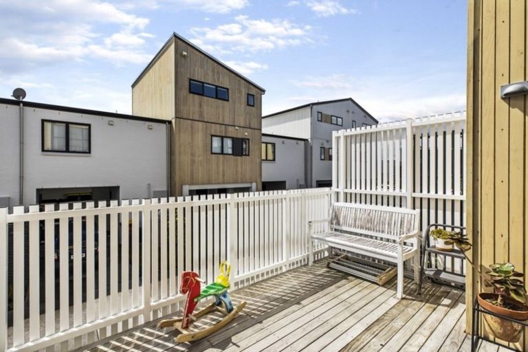 Photo of property in 10 Pheasant Lane, Hobsonville, Auckland, 0616