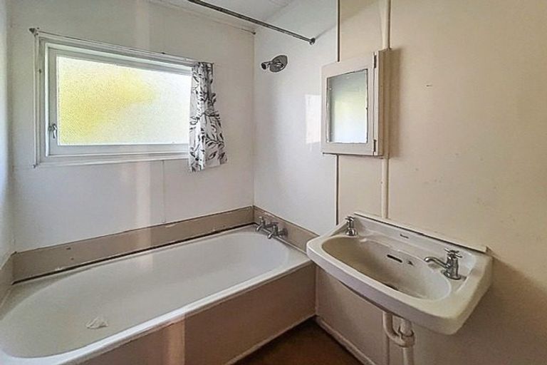 Photo of property in 121/123 Elizabeth Drive, Tokoroa, 3420