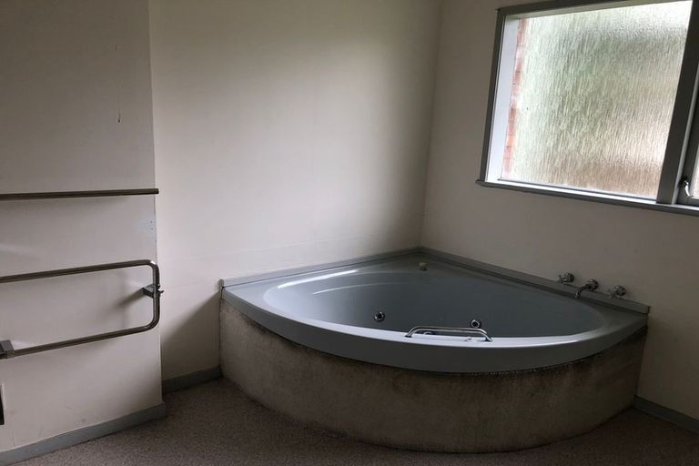 Photo of property in 2/7 Chilton Place, Howick, Auckland, 2014