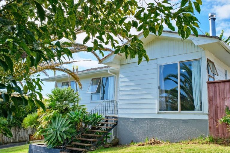 Photo of property in 13 Spinella Drive, Bayview, Auckland, 0629