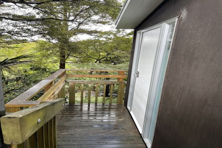 Photo of property in 57 Laingholm Drive, Laingholm, Auckland, 0604