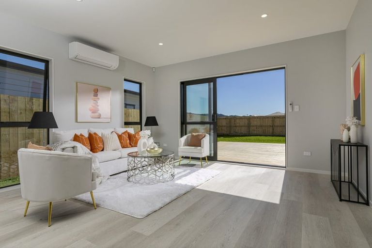 Photo of property in 47 Mcindoe Road, Kumeu, 0810