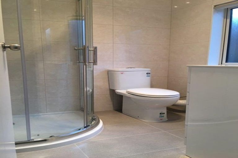 Photo of property in 2/9 Midvale Place, Burswood, Auckland, 2013