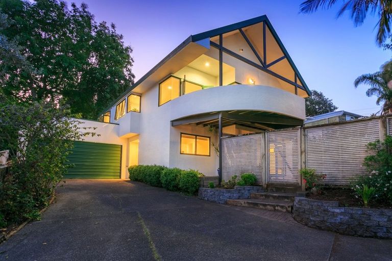 Photo of property in 1/25 Nigel Road, Browns Bay, Auckland, 0630