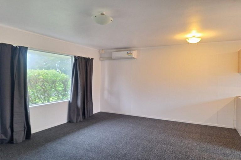 Photo of property in 1/468 Swanson Road, Ranui, Auckland, 0612
