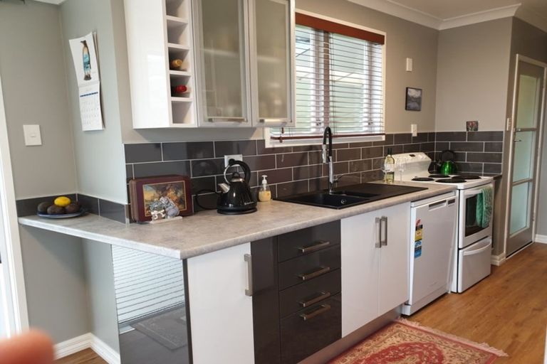 Photo of property in 2 Teal Place, Selwyn Heights, Rotorua, 3015